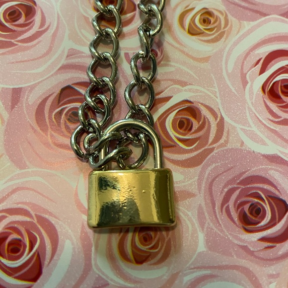 NEW Padlocked Choker Necklace. - Picture 2 of 3